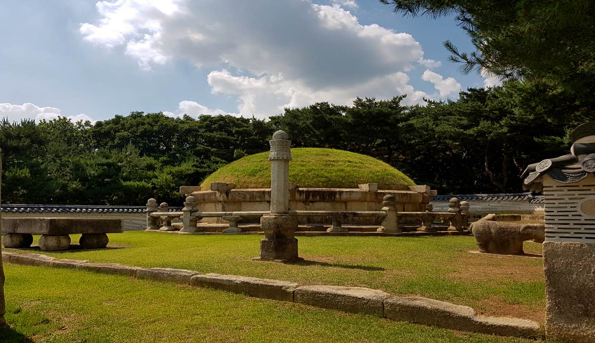 Korean royal tombs in Gangnam